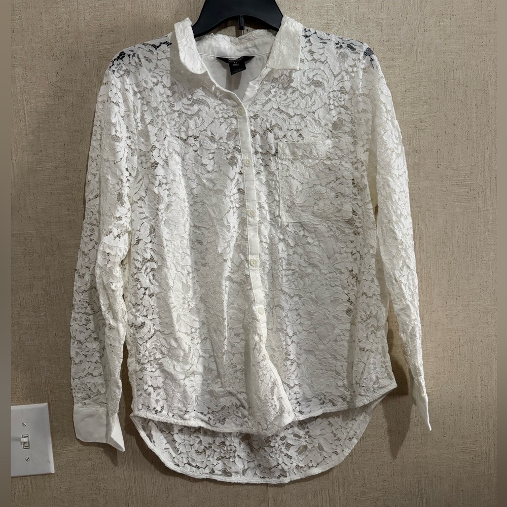 Simply Vera Vera wang women’s lace button down